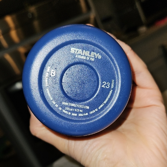 Stanley Navy Travel Mug 16oz. - Picture 3 of 3